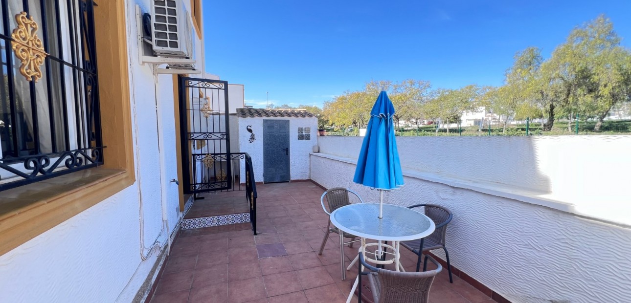 Venta - House -
Entre Naranjo - Vistabella Golf