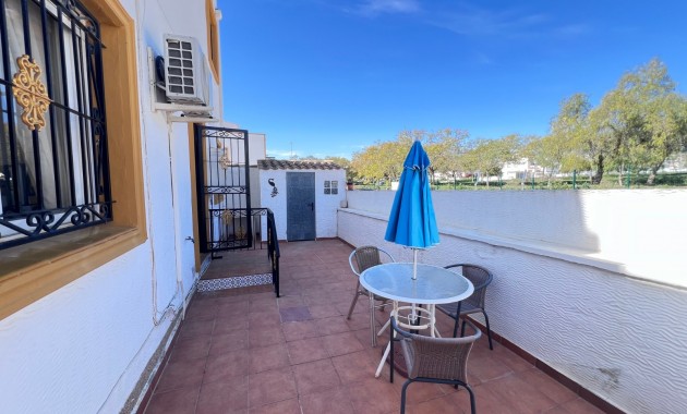 Venta - House -
Entre Naranjo - Vistabella Golf