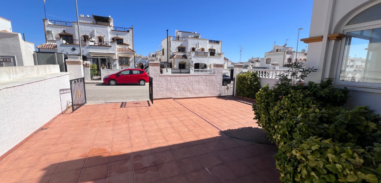 Venta - House -
Entre Naranjo - Vistabella Golf