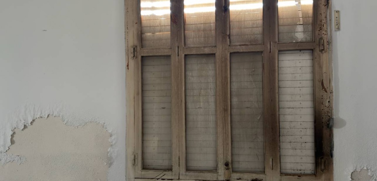 Venta - Finca / Country Property -
Rojales