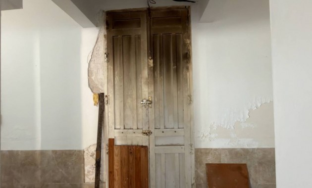 Venta - Finca / Country Property -
Rojales