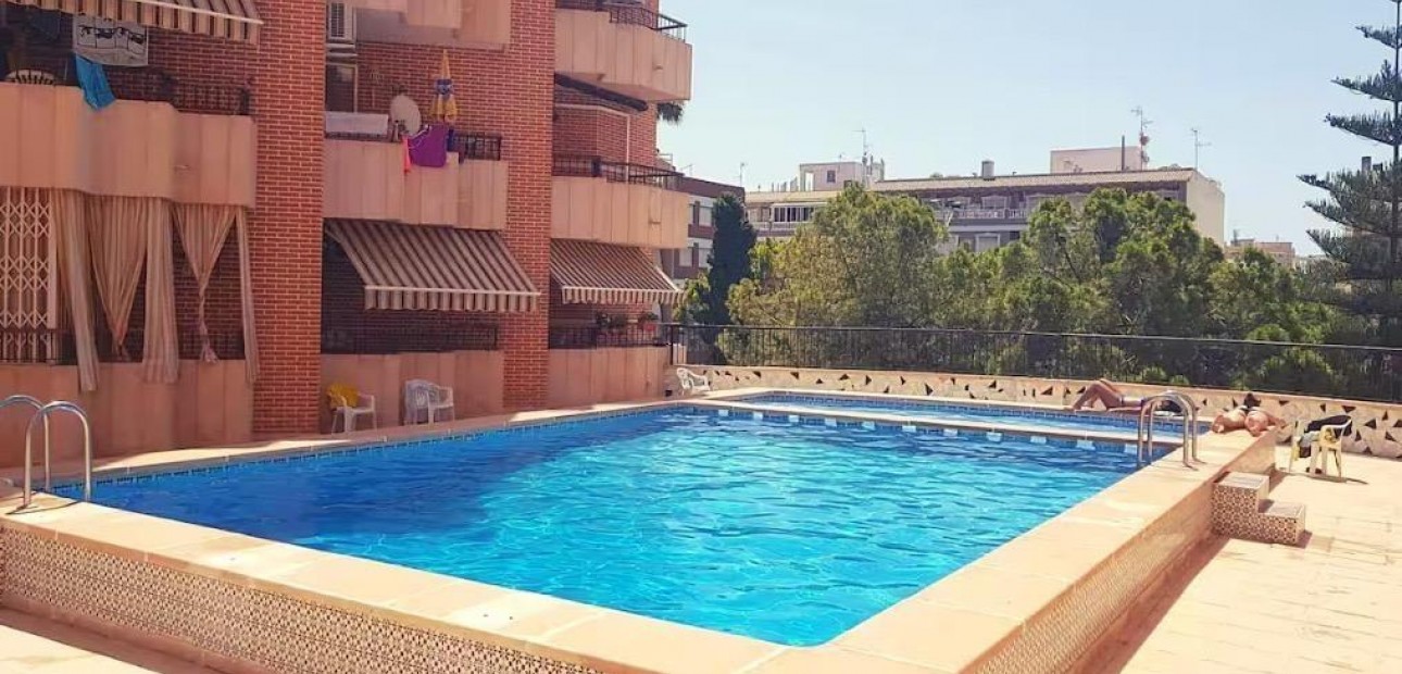 Sale - Apartment / flat -
Torrevieja - Estacion de autobuses