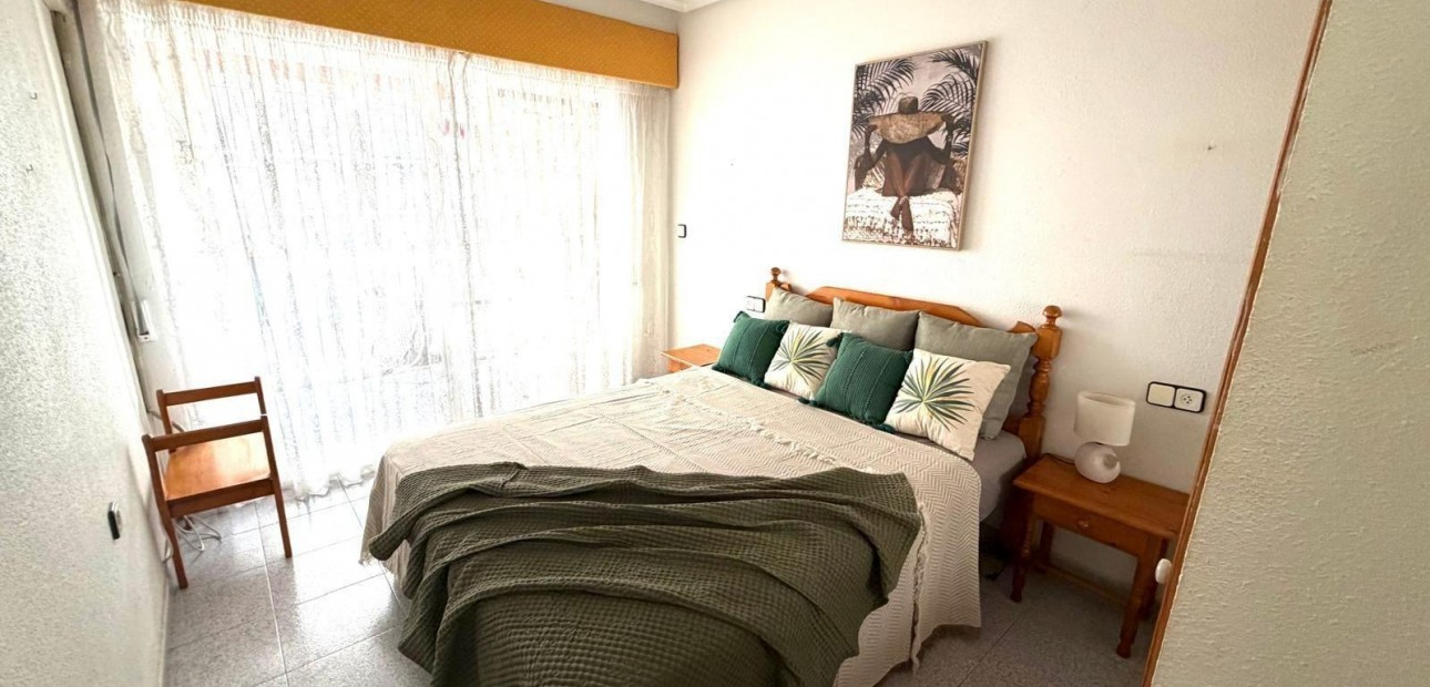 Sale - Apartment / flat -
Torrevieja - Estacion de autobuses