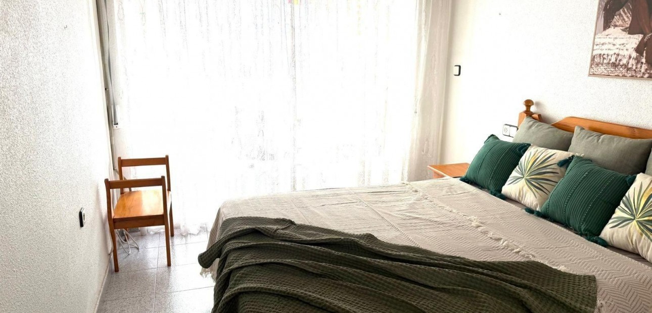 Sale - Apartment / flat -
Torrevieja - Estacion de autobuses