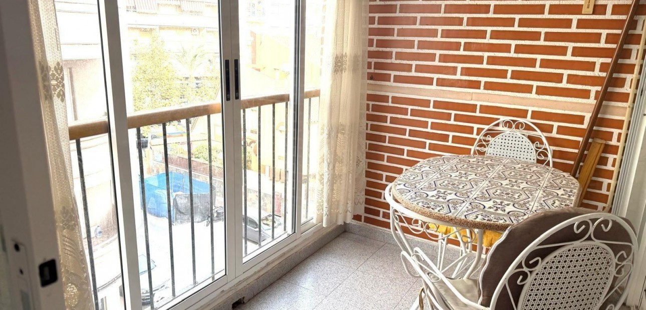 Sale - Apartment / flat -
Torrevieja - Estacion de autobuses