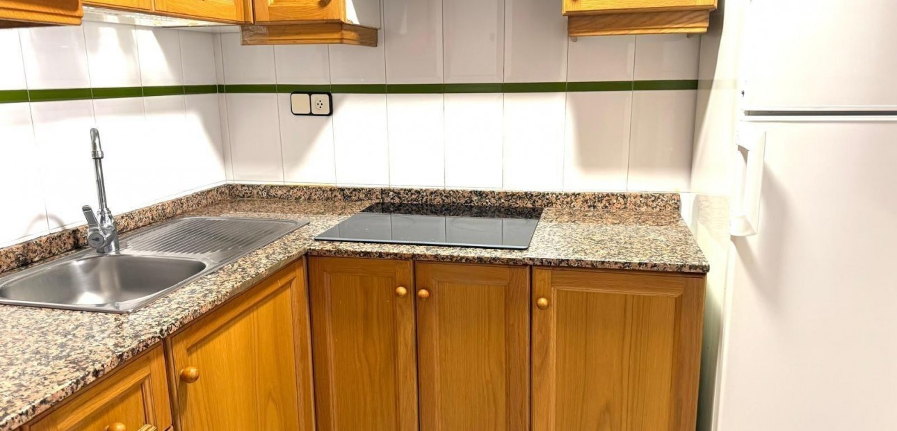 Sale - Apartment / flat -
Torrevieja - Estacion de autobuses