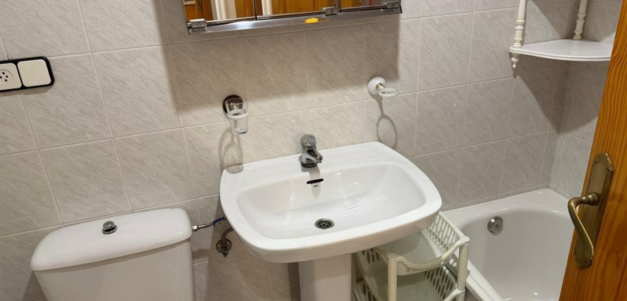 Sale - Apartment / flat -
Torrevieja - Estacion de autobuses