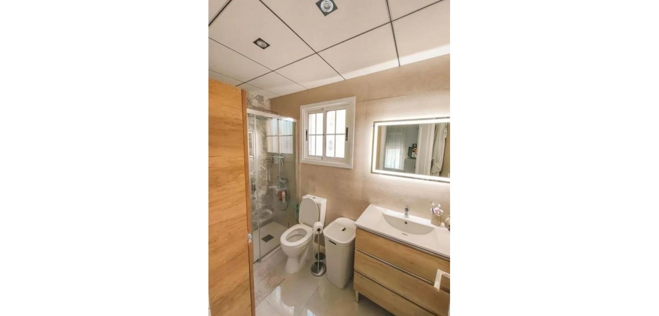 Herverkoop - Villa -
Guardamar del Segura - Urb el raso