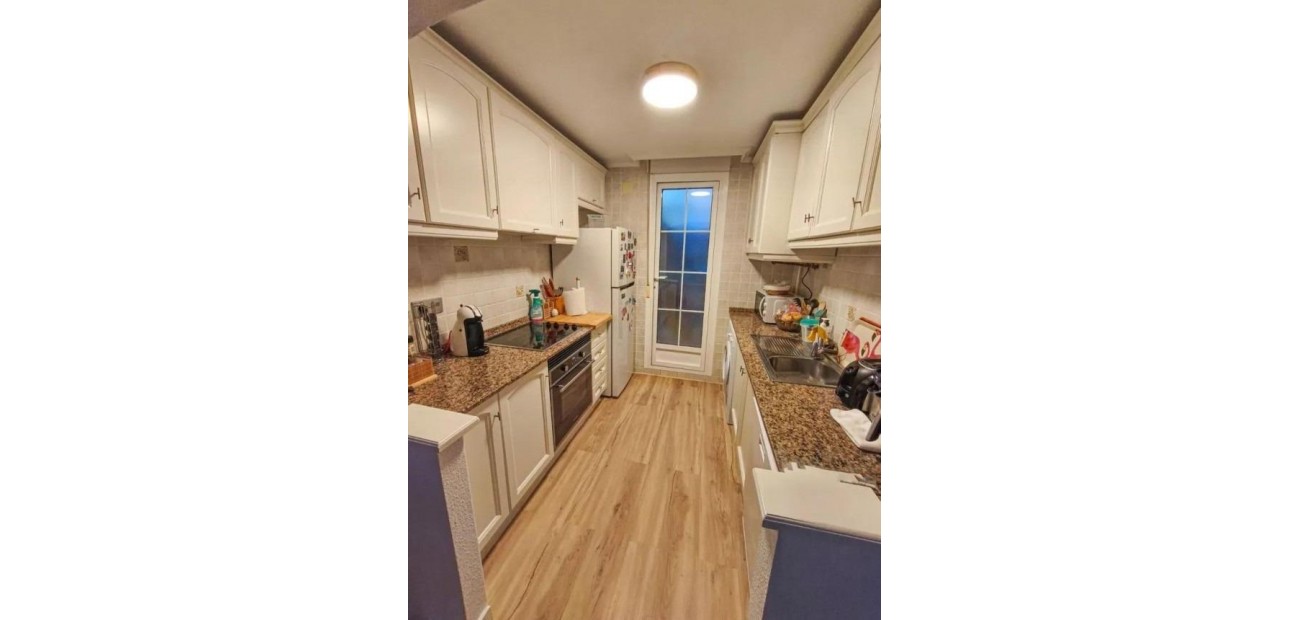 Herverkoop - Villa -
Guardamar del Segura - Urb el raso