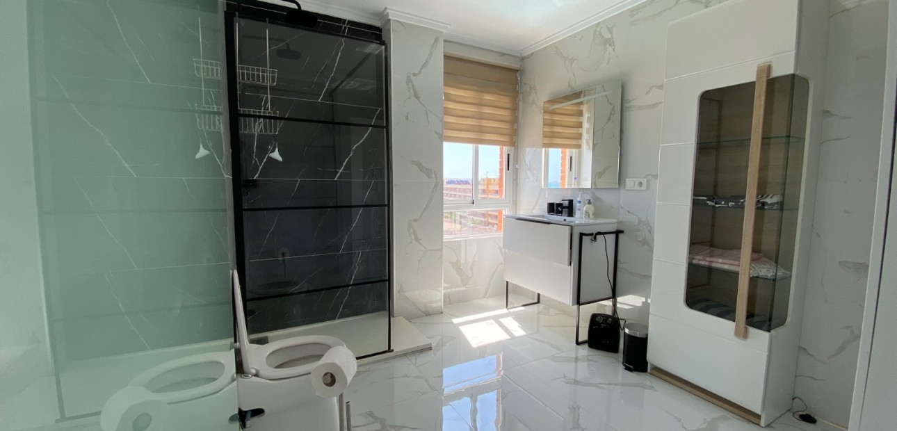 Herverkoop - Appartement / flat -
Torrevieja - Punta Prima