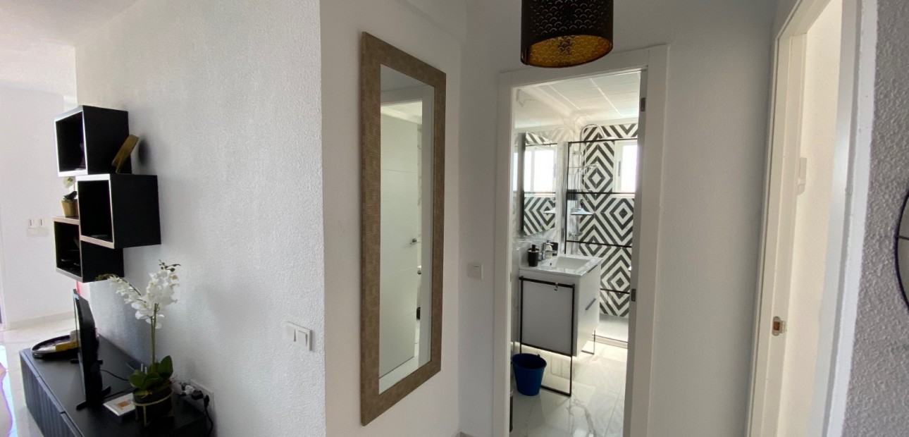 Herverkoop - Appartement / flat -
Torrevieja - Punta Prima