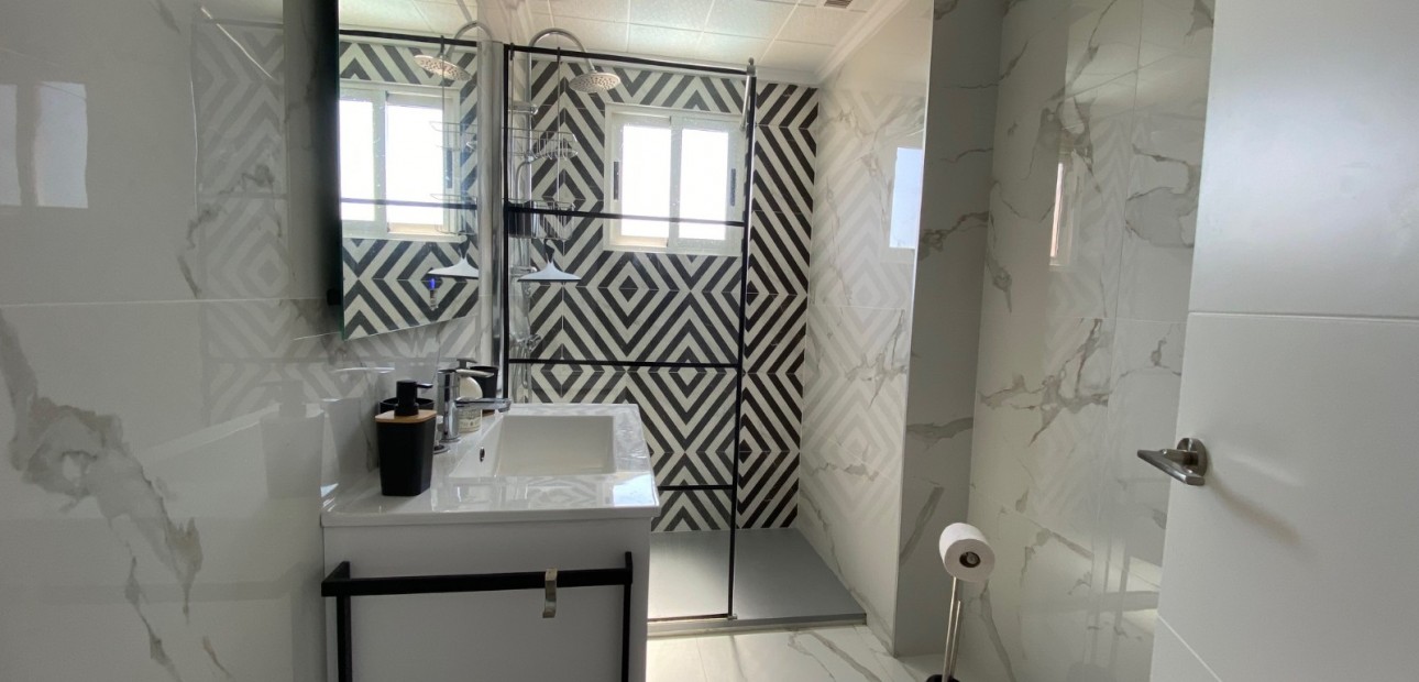 Herverkoop - Appartement / flat -
Torrevieja - Punta Prima