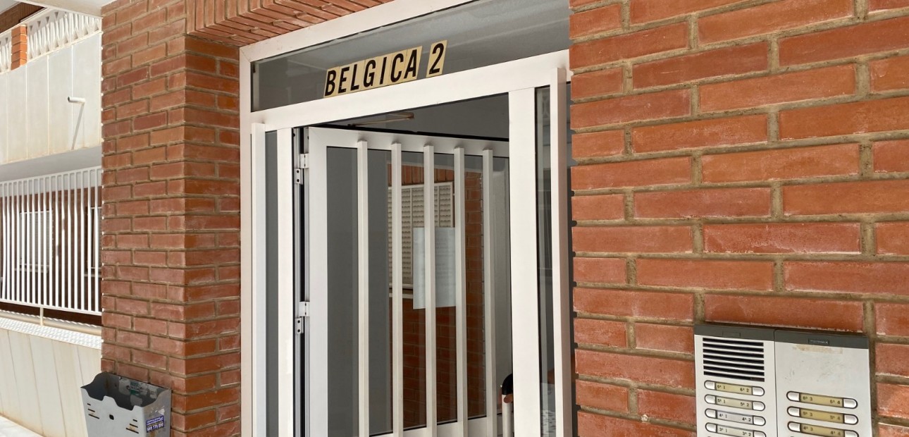 Herverkoop - Appartement / flat -
Torrevieja - Punta Prima