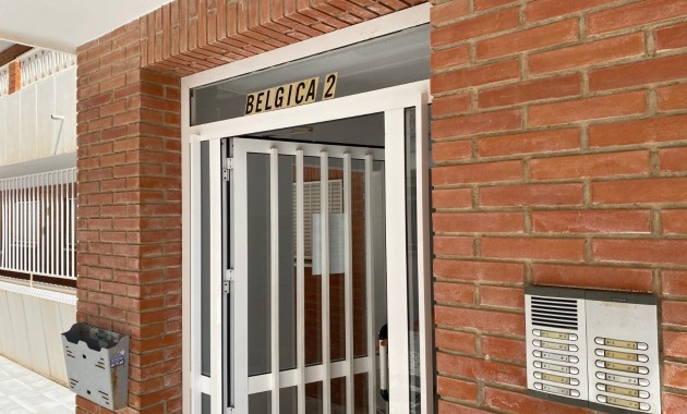 Herverkoop - Appartement / flat -
Torrevieja - Punta Prima