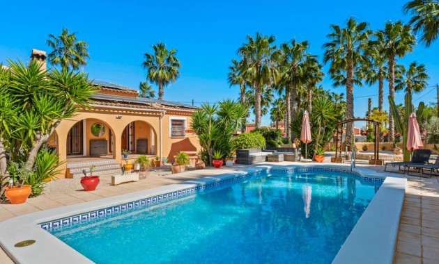 Venta - Finca / Country Property -
Rafal