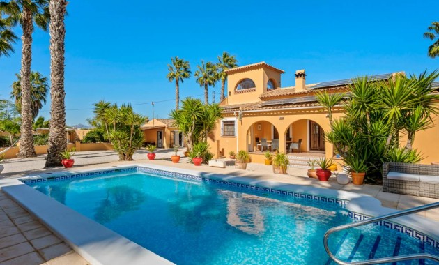 Venta - Finca / Country Property -
Rafal