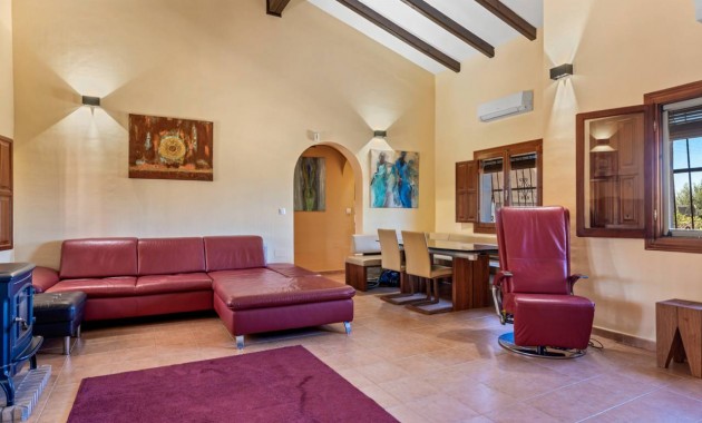 Venta - Finca / Country Property -
Rafal