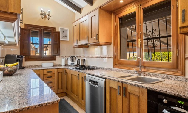 Venta - Finca / Country Property -
Rafal