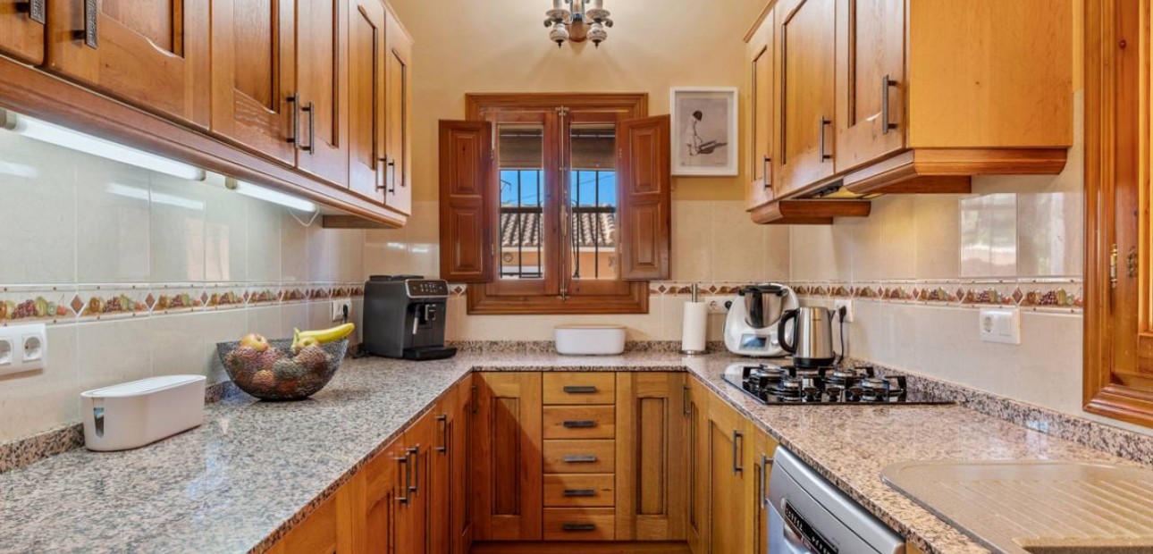 Venta - Finca / Country Property -
Rafal