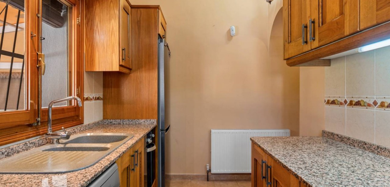 Venta - Finca / Country Property -
Rafal