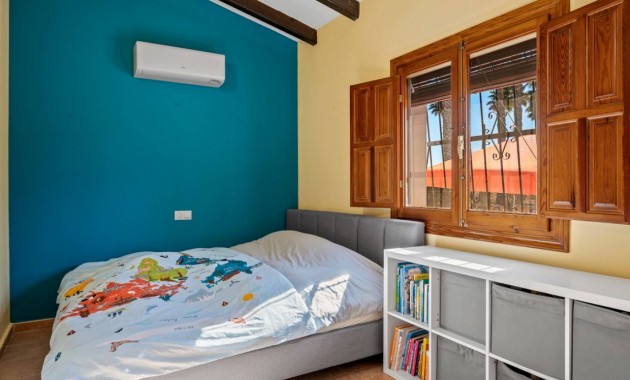 Venta - Finca / Country Property -
Rafal