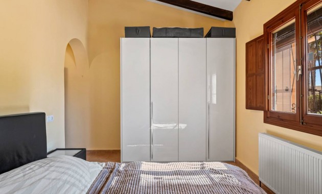 Venta - Finca / Country Property -
Rafal