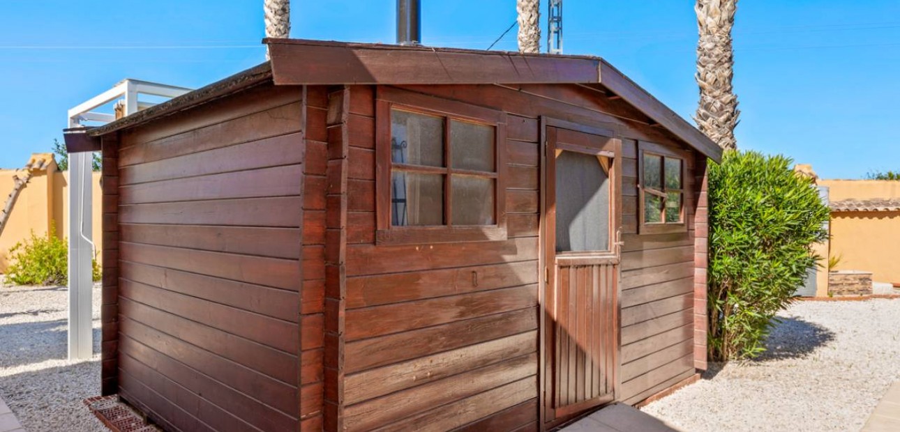 Venta - Finca / Country Property -
Rafal