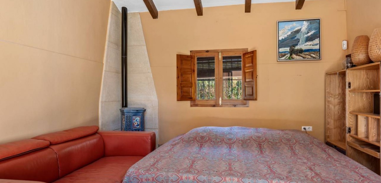 Venta - Finca / Country Property -
Rafal