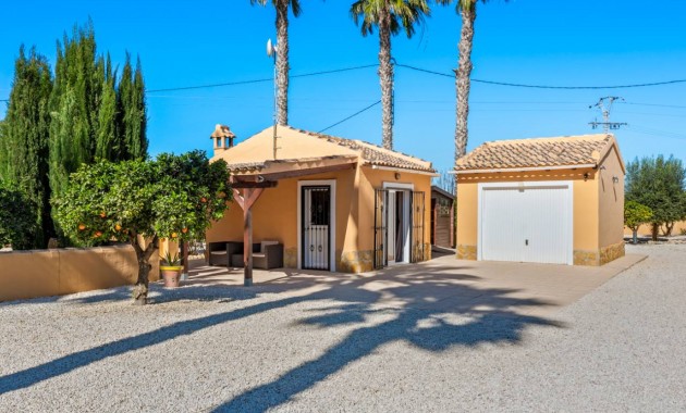 Venta - Finca / Country Property -
Rafal