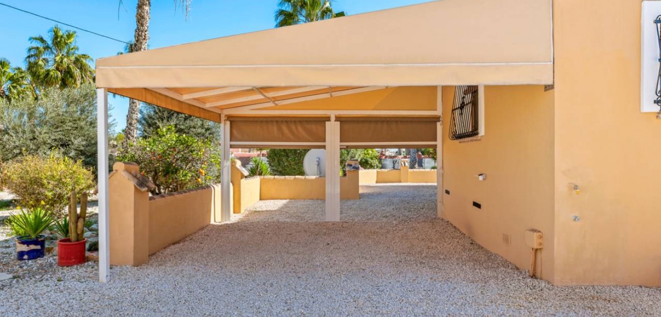 Venta - Finca / Country Property -
Rafal