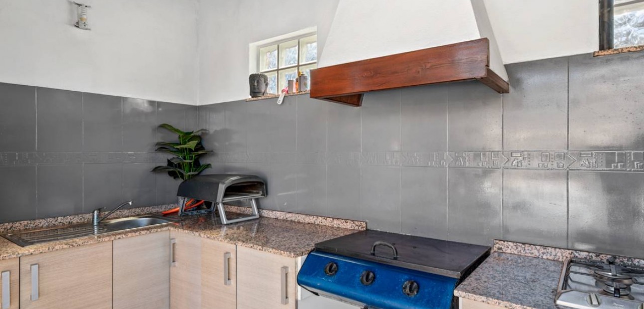 Venta - Finca / Country Property -
Rafal