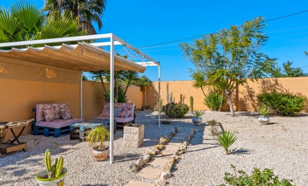 Venta - Finca / Country Property -
Rafal