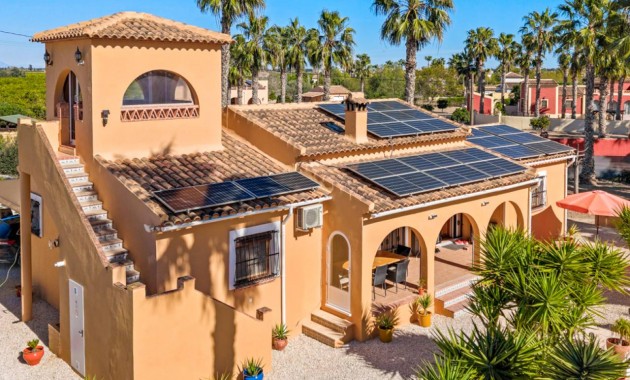 Venta - Finca / Country Property -
Rafal