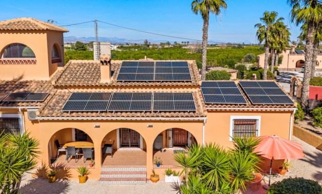 Venta - Finca / Country Property -
Rafal