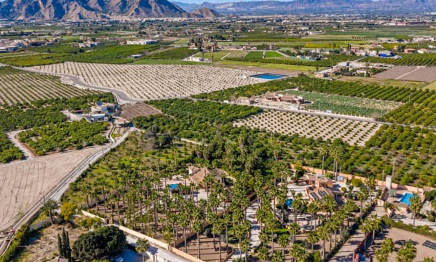 Venta - Finca / Country Property -
Rafal