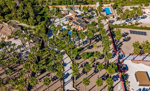 Venta - Finca / Country Property -
Rafal