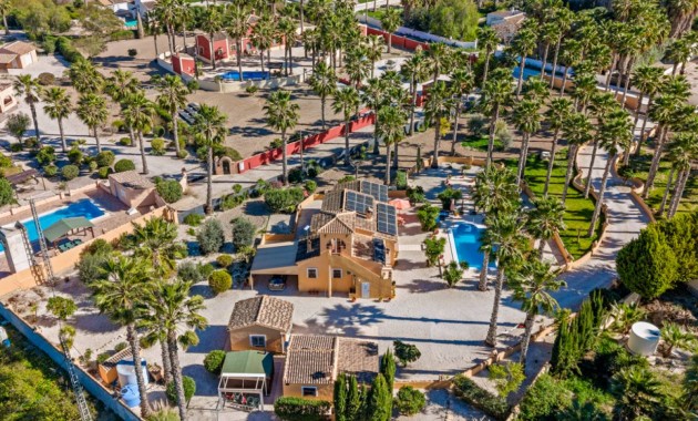 Venta - Finca / Country Property -
Rafal