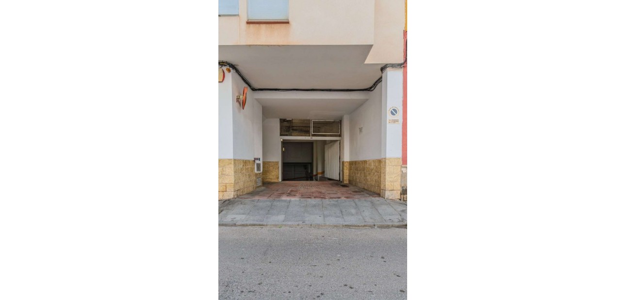 Herverkoop - Garage -
Torrevieja - Parque de las Naciones