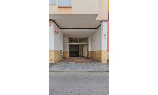 Herverkoop - Garage -
Torrevieja - Parque de las Naciones