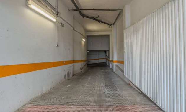 Herverkoop - Garage -
Torrevieja - Parque de las Naciones