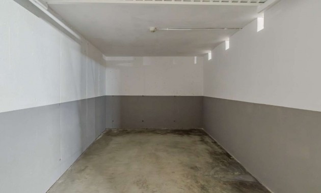 Herverkoop - Garage -
Torrevieja - Parque de las Naciones