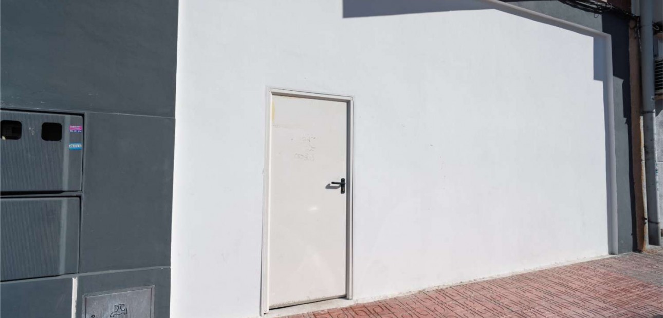 Herverkoop - Building -
Torrevieja - Centro