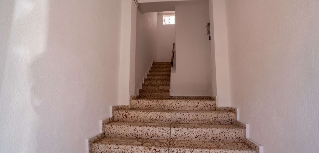 Herverkoop - Building -
Torrevieja - Centro