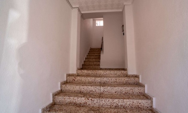 Herverkoop - Building -
Torrevieja - Centro