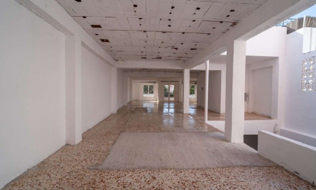 Herverkoop - Building -
Torrevieja - Centro