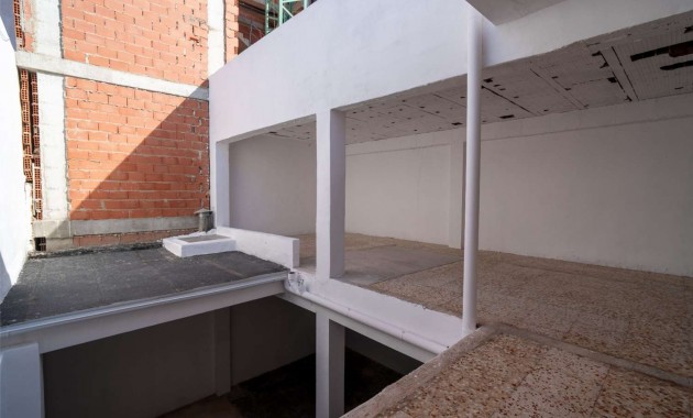 Herverkoop - Building -
Torrevieja - Centro