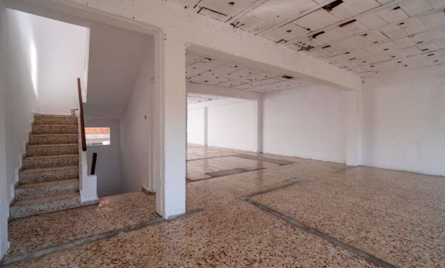 Herverkoop - Building -
Torrevieja - Centro