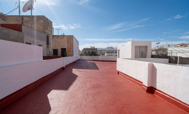 Herverkoop - Building -
Torrevieja - Centro