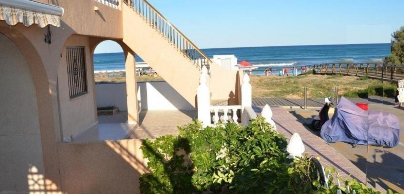 Herverkoop - Penthouse -
Torrevieja - Estacion de autobuses