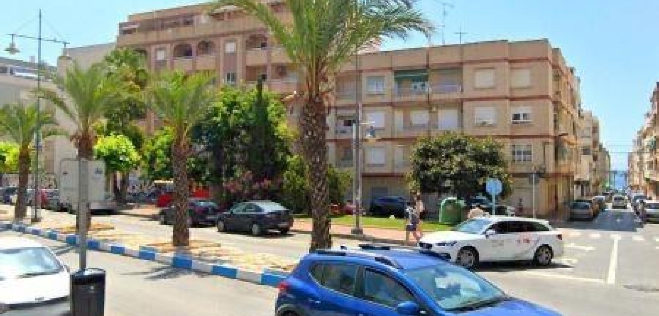 Herverkoop - Penthouse -
Torrevieja - Estacion de autobuses